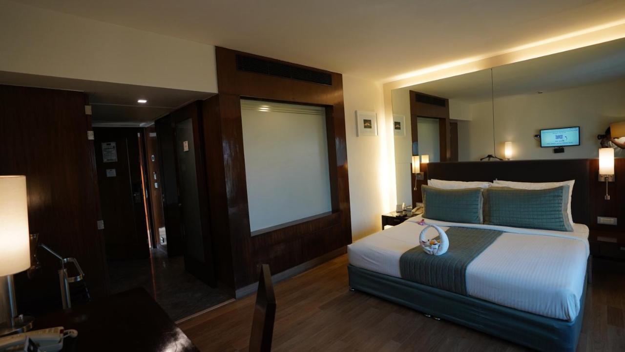 St Laurn Koregaon Park Pune Exterior foto