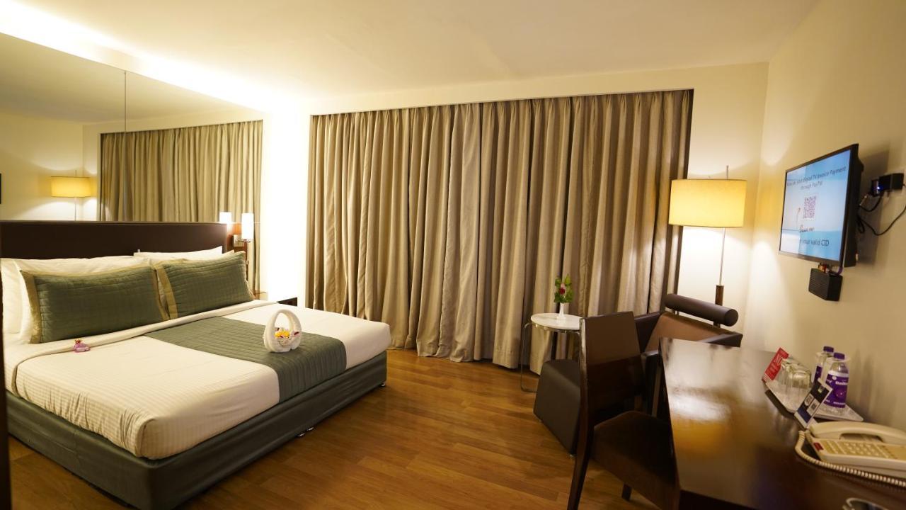 St Laurn Koregaon Park Pune Exterior foto