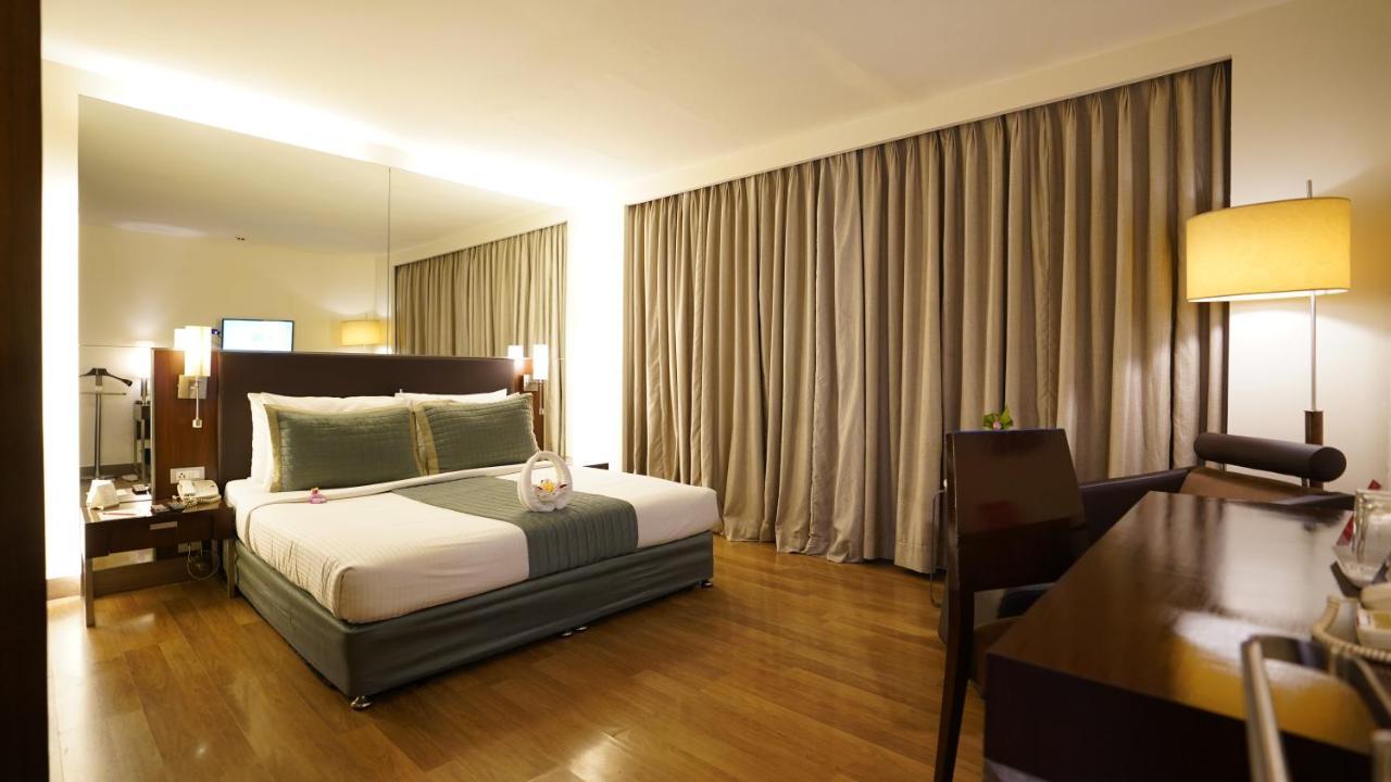 St Laurn Koregaon Park Pune Exterior foto