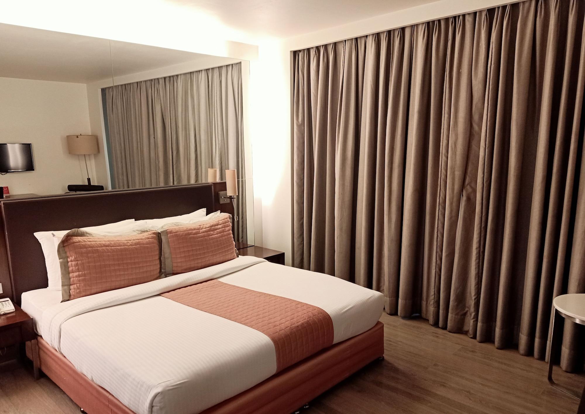 St Laurn Koregaon Park Pune Exterior foto