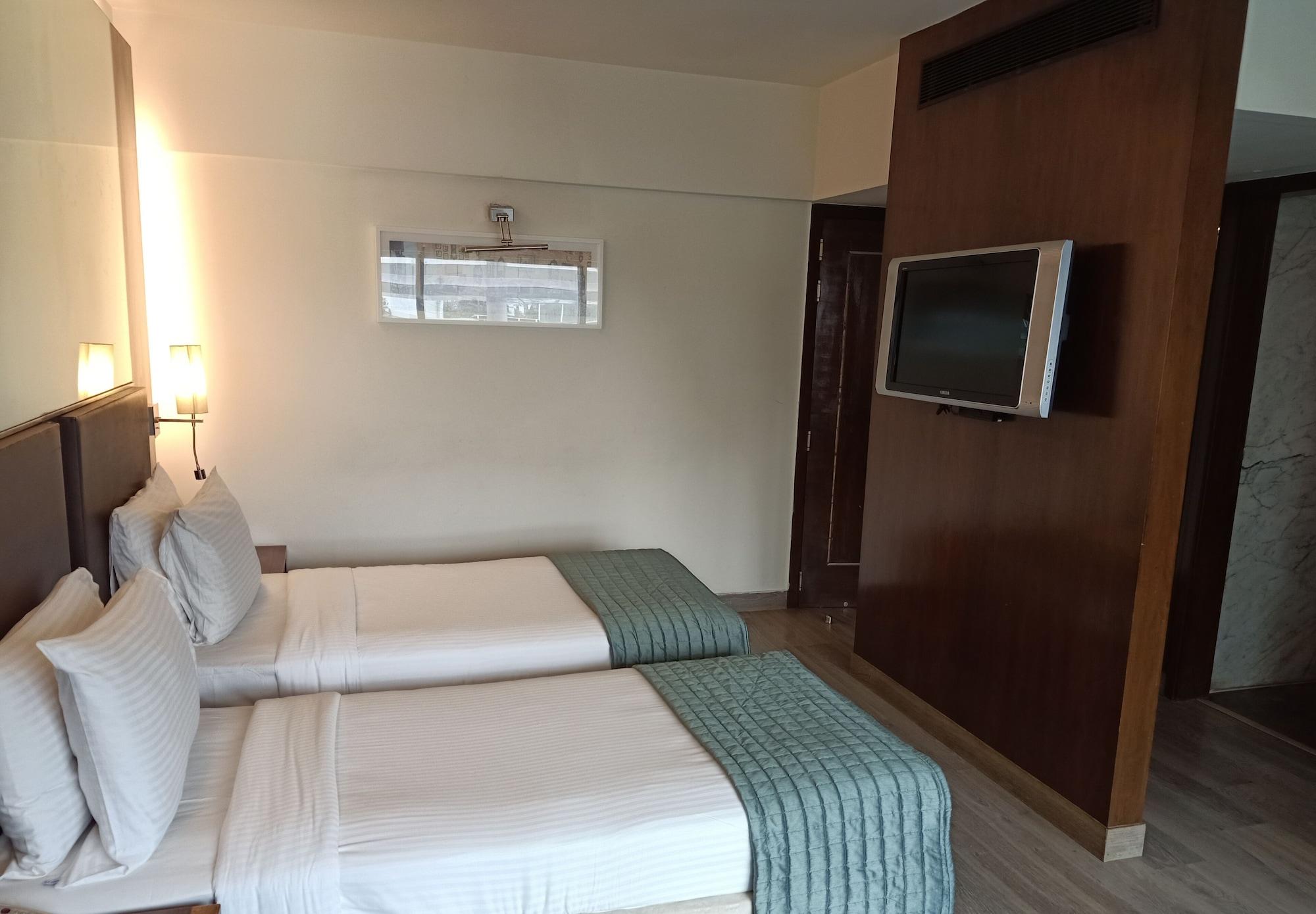 St Laurn Koregaon Park Pune Exterior foto